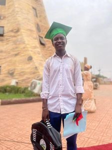 l’obtention de deux trophées + 1 prix obtenus par notre établissement au concours littéraire de la Tour de l’Afrique.